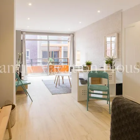 Апартаменты Cozy Beach House. Free Wifi! *